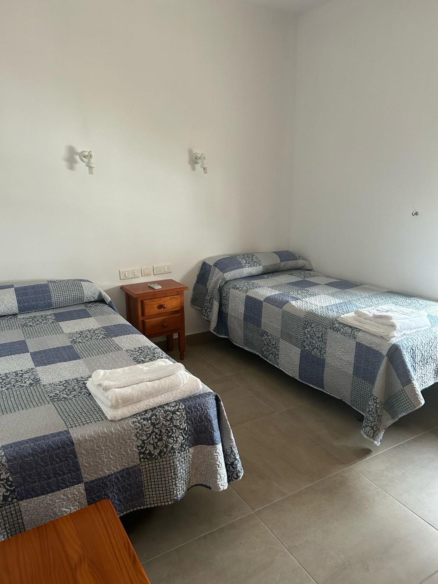 Hostal Extrelucia Calzadilla Exteriör bild